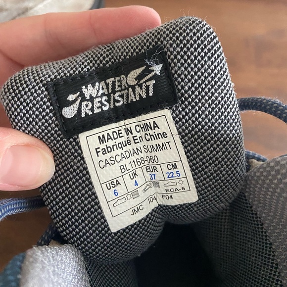 Women’s Columbia Winter Boots - Picture 2 of 5